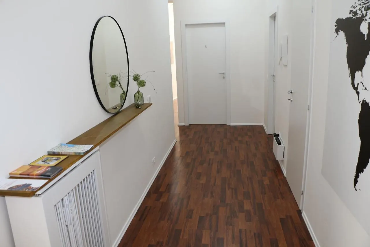Alexander House Verona Guest house