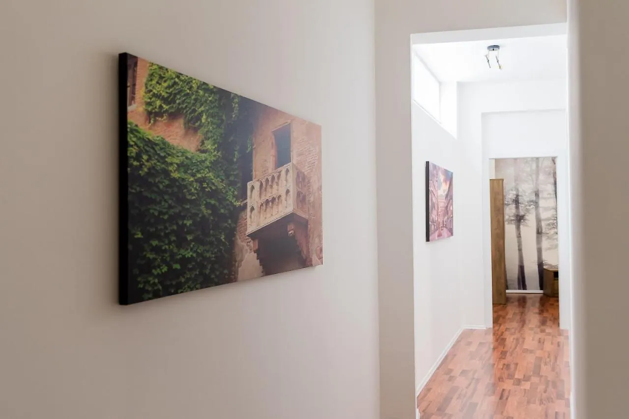 Alexander House Verona 0*,  Italy